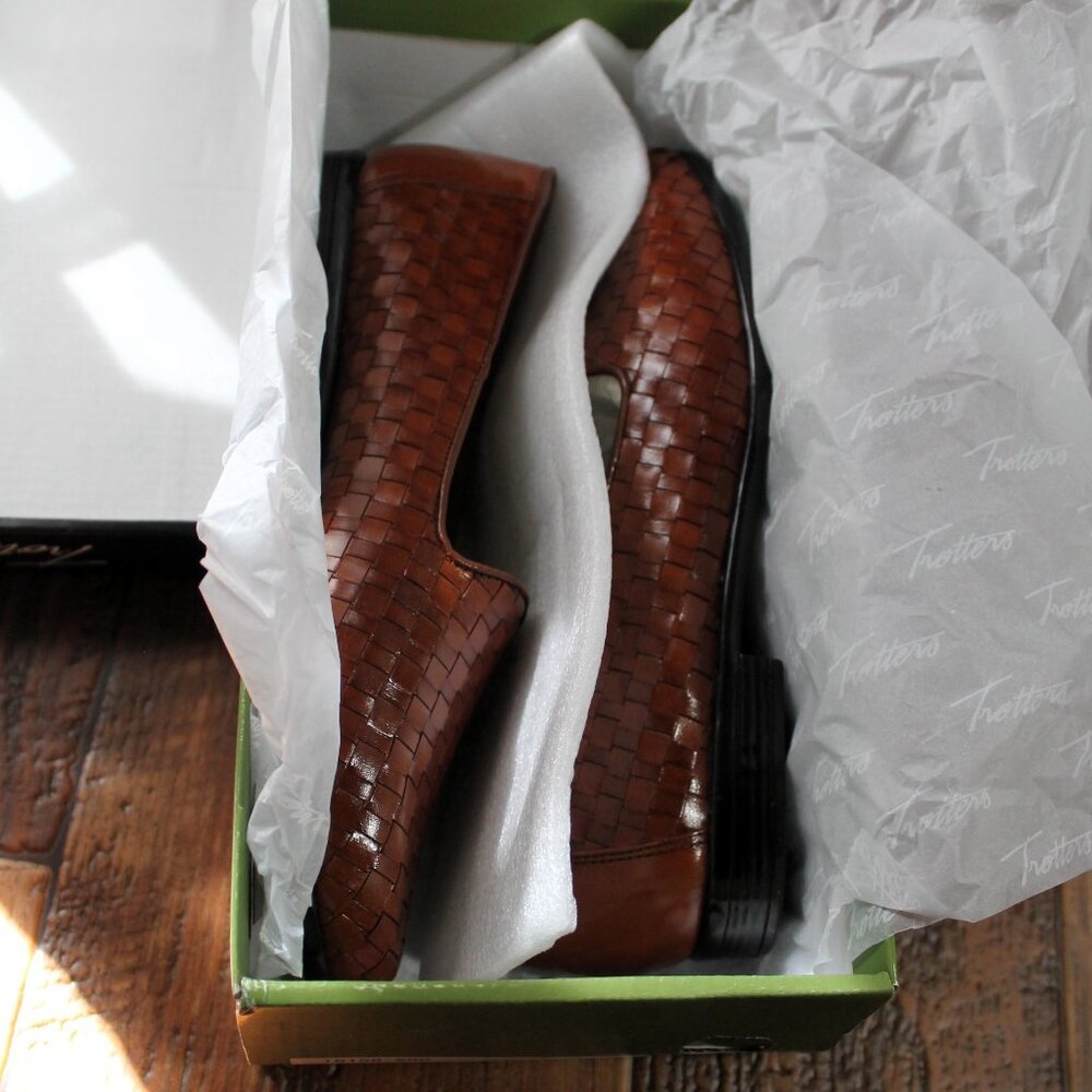 NIB Trotters "Liz" Woven Loafers, Brown Leather, 7.5M - Picture 11 of 11